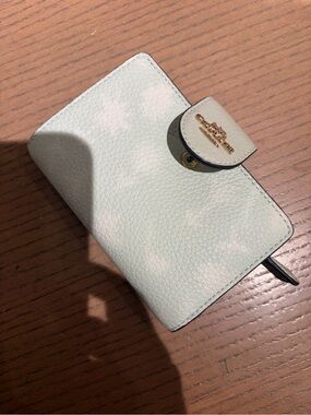 Coach Mint Green Floral Leather Wallet with Gold Logo tri-fold ID zip holder